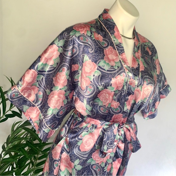 s a t i n :: Silky Floral 3pc Set Satin Robe Shorts Camisole - Picture 7 of 13